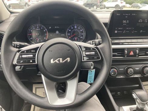 Used 2022 Kia Forte LXS w/ LXS Technology Package FWD image 14