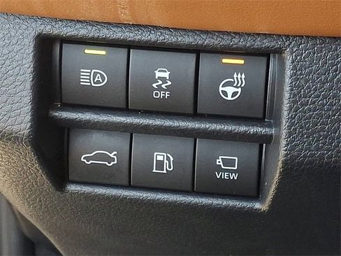 Used 2021 Toyota Avalon Limited image 28