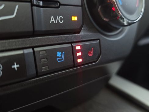 Used 2021 Ford F250 Lariat w/ Lariat Ultimate Package image 25