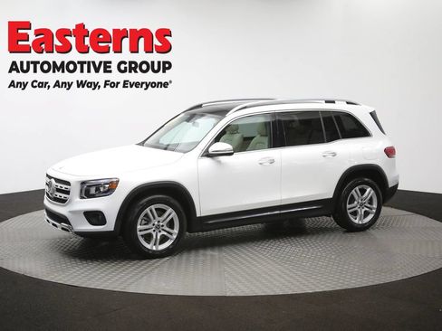 Used 2021 Mercedes-Benz GLB 250 4MATIC w/ Premium Package image 60