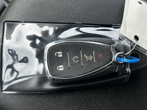 Used 2018 Chevrolet Equinox LT FWD image 34