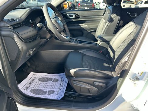 New 2026 Jeep Compass Latitude image 10