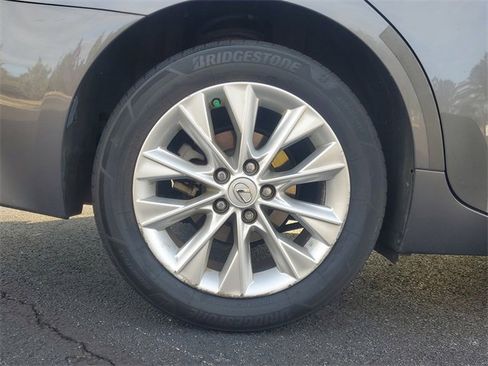 Used 2013 Lexus ES 300h image 6