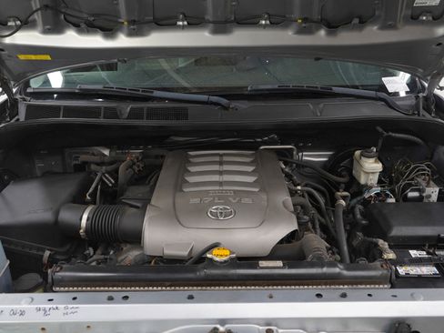 Used 2010 Toyota Sequoia SR5 AWD/4WD image 29