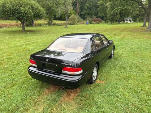 Used 1995 Toyota Avalon XLS FWD image 16