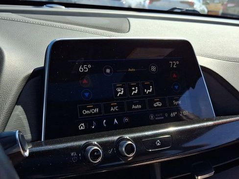 Used 2025 Cadillac CT4 Premium Luxury image 17