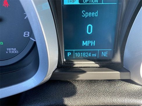 Used 2017 Chevrolet Equinox LT w/ Convenience Package image 12