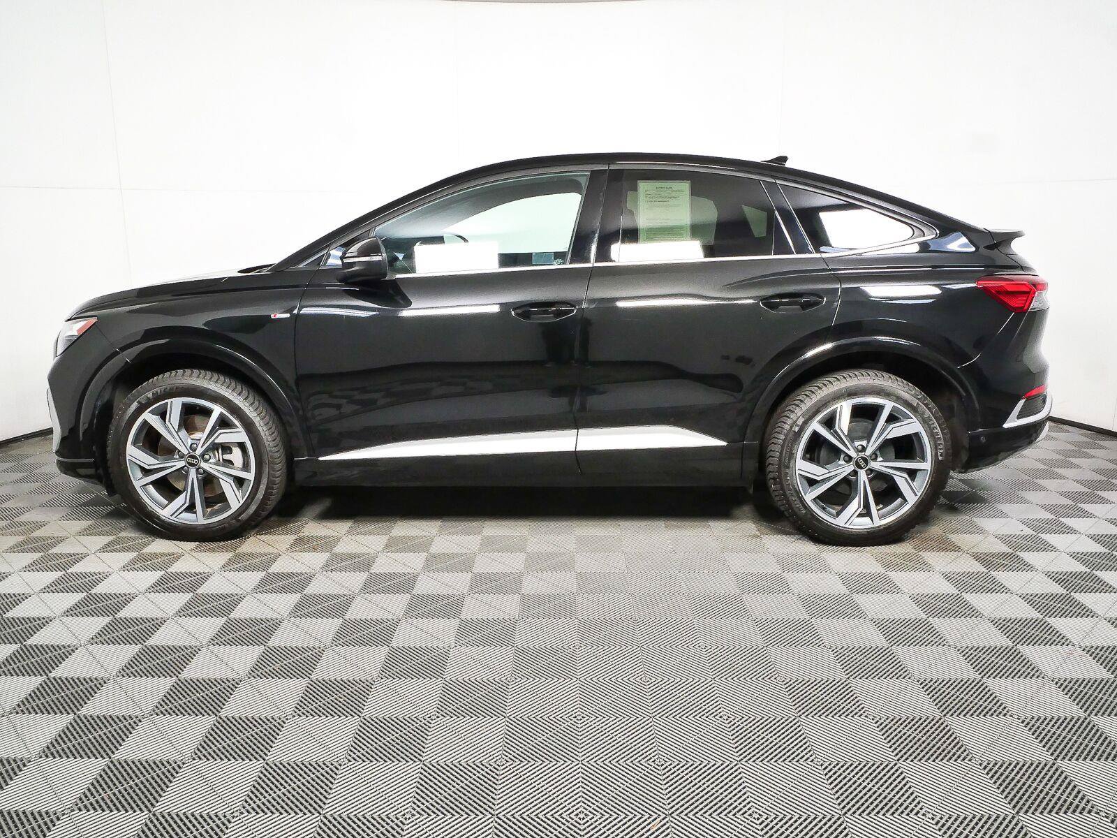 Used 2023 Audi Q4 e-tron Premium Plus w/ Premium Plus AWD/4WD image 29