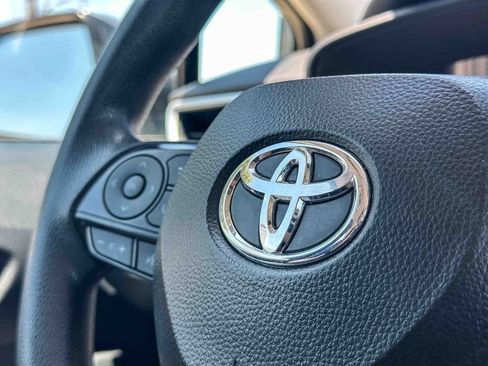 Used 2025 Toyota Corolla LE FWD image 28