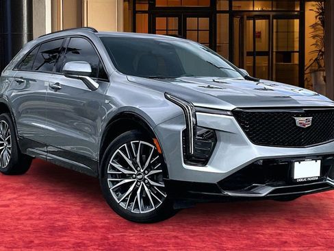 Used 2024 Cadillac XT4 Sport w/ Cold Weather Package FWD image 2