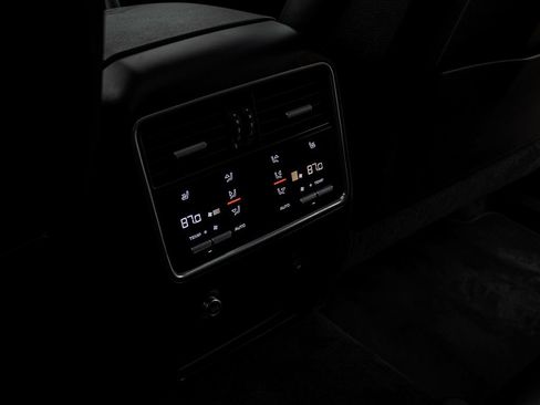 Used 2023 Porsche Cayenne Platinum Edition AWD/4WD image 34