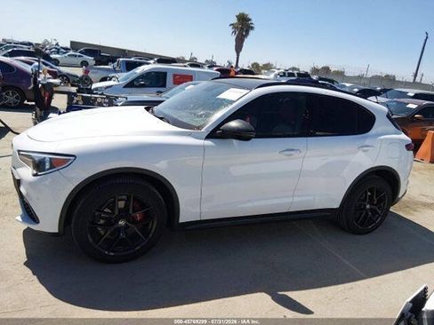 Used 2019 Alfa Romeo Stelvio Ti Sport w/ Quick Order Package 22S Sport AWD/4WD image 14