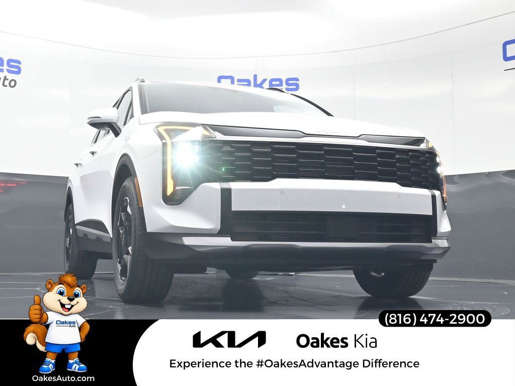Certified 2026 Kia Sportage EX w/ EX Panorama Roof Package FWD image 39