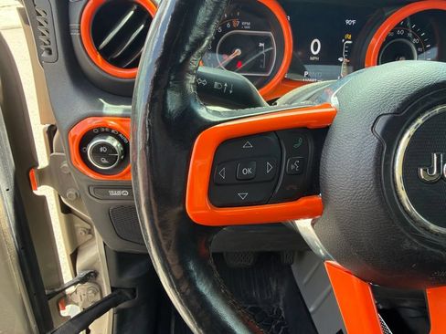 Used 2020 Jeep Gladiator Overland AWD/4WD image 17