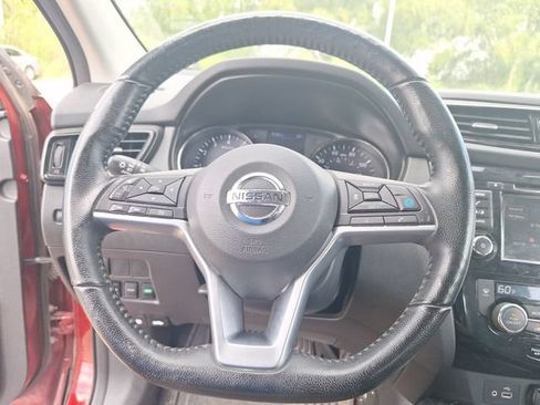 Certified 2022 Nissan Rogue Sport SV w/ Technology Package AWD/4WD image 9