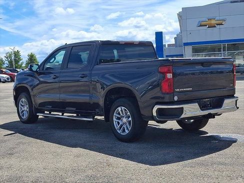 Used 2022 Chevrolet Silverado 1500 LT AWD/4WD image 5