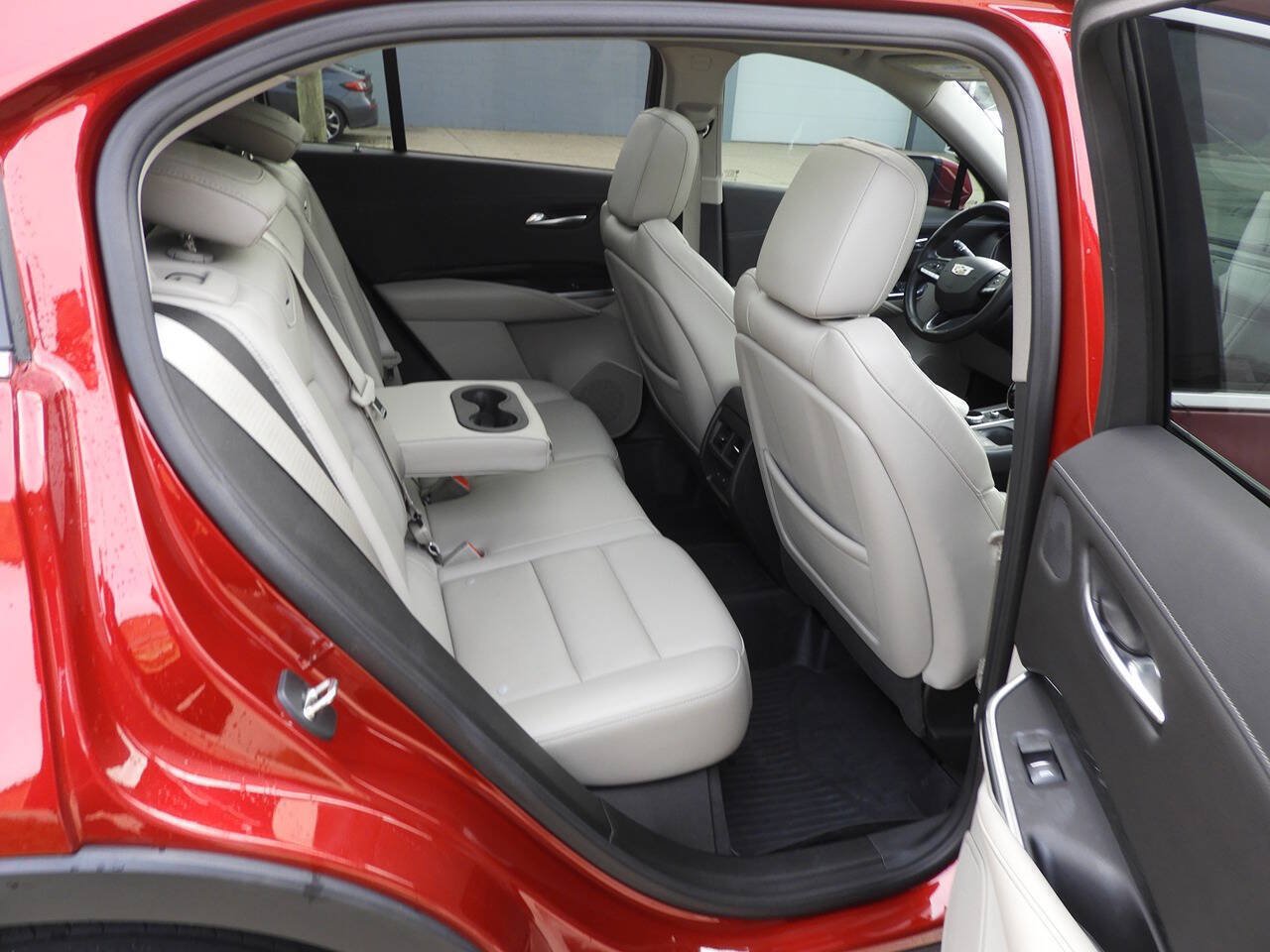 Used 2021 Cadillac XT4 Premium Luxury AWD/4WD image 34