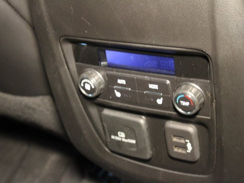 Used 2023 Buick Enclave Avenir image 13