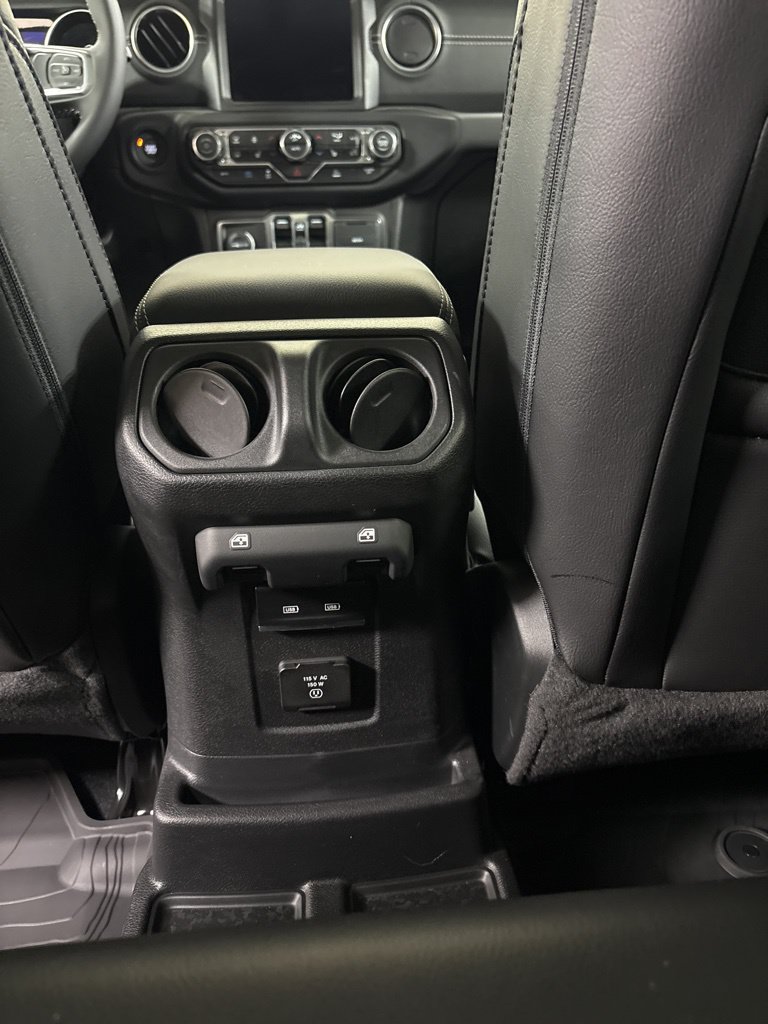 Used 2023 Jeep Wrangler Unlimited Sahara w/ Cold Weather Group AWD/4WD image 24