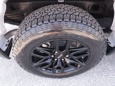 Used 2023 GMC Sierra 1500 Elevation AWD/4WD image 4