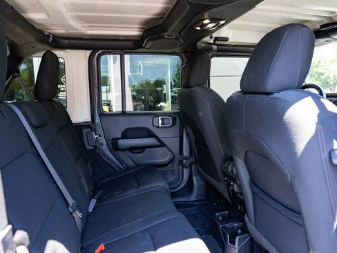 Used 2021 Jeep Wrangler Unlimited Sahara w/ Uconnect 4C Nav & Sound Group AWD/4WD image 26