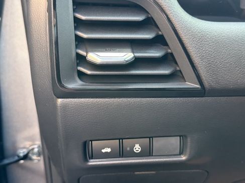 New 2026 Nissan Sentra SV w/ SV Convenience Package FWD image 6