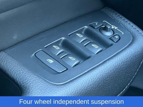 Used 2022 Volvo XC60 B5 Momentum w/ Protection Package Premier image 28