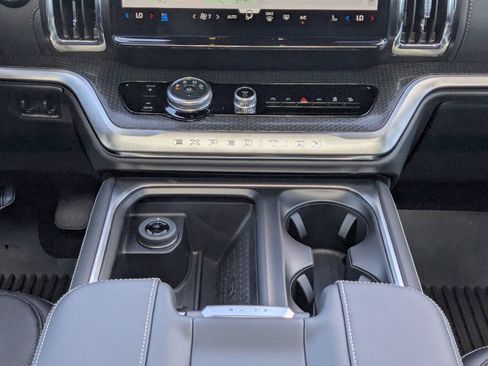 New 2025 Ford Expedition Max Platinum w/ Stealth Performance Package AWD/4WD image 21