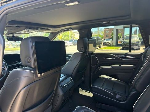 Used 2021 Cadillac Escalade Sport w/ Driver Assist Tech Package AWD/4WD image 19