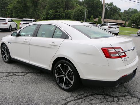 Used 2014 Ford Taurus SEL w/ Equipment Group 201A FWD image 3