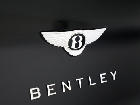 New 2025 Bentley Bentayga image 16