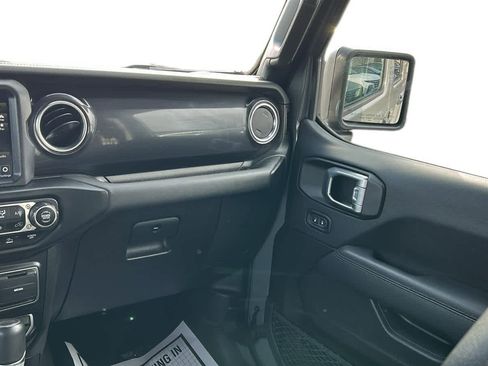 Certified 2022 Jeep Wrangler Unlimited Sahara image 24