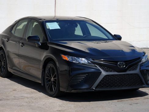 Used 2020 Toyota Camry SE FWD image 47