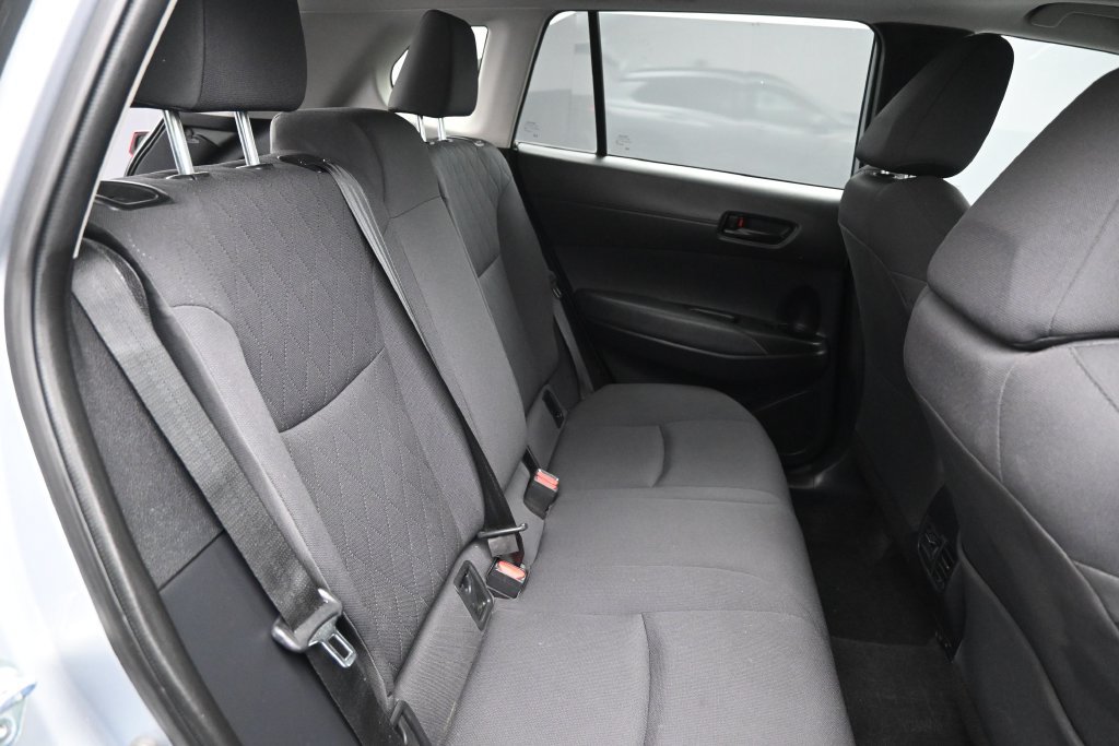 Used 2022 Toyota Corolla Cross LE AWD/4WD image 26