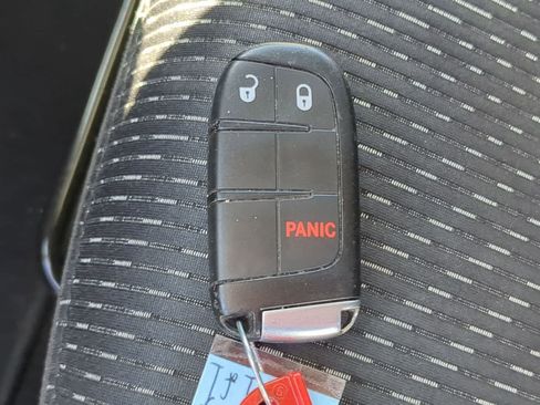 Used 2019 Dodge Journey SE FWD image 33