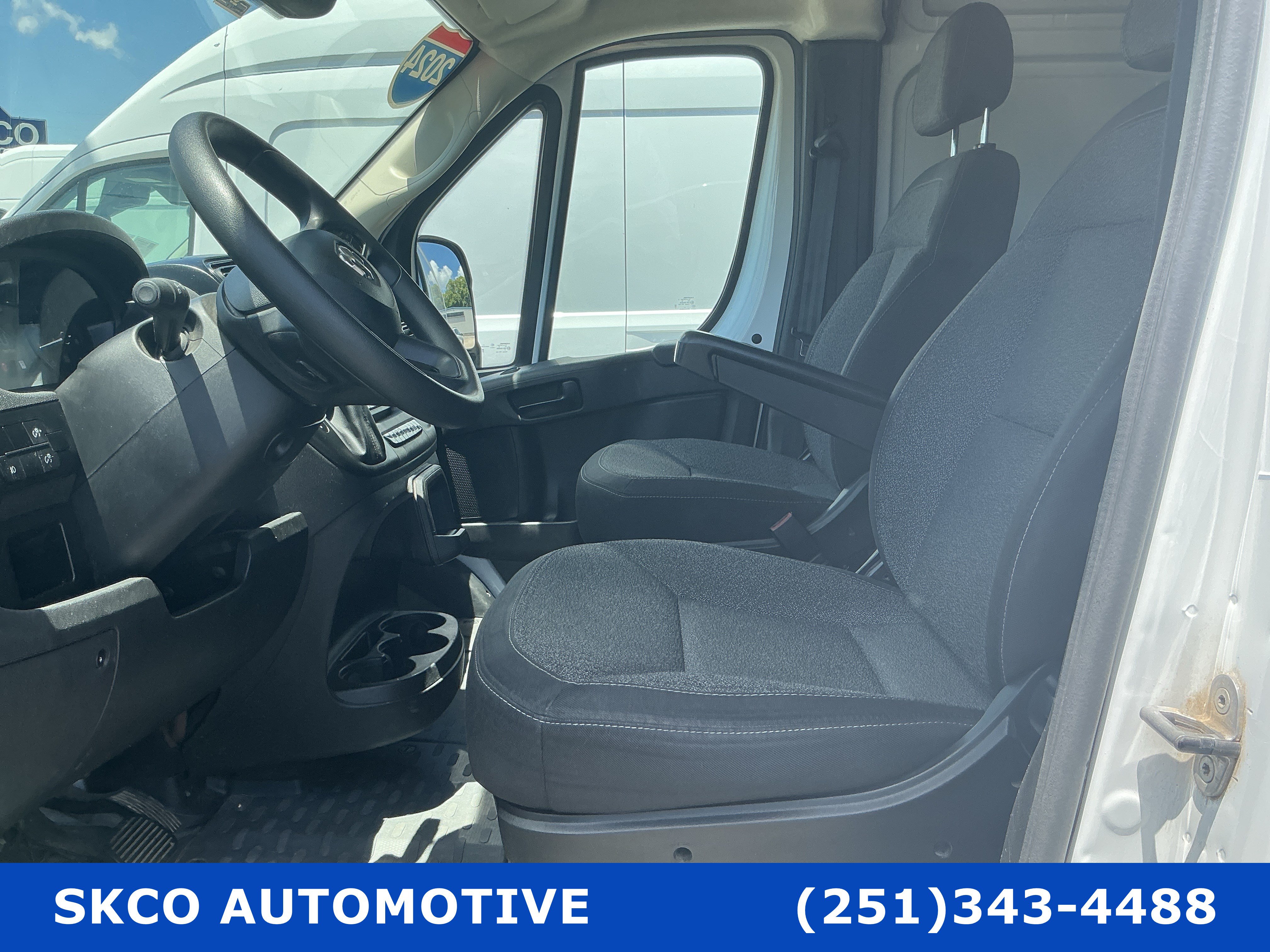Used 2024 RAM ProMaster 2500 w/ Convenience Group FWD image 11