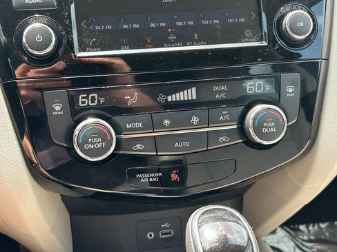 Used 2020 Nissan Rogue Sport SV FWD image 27