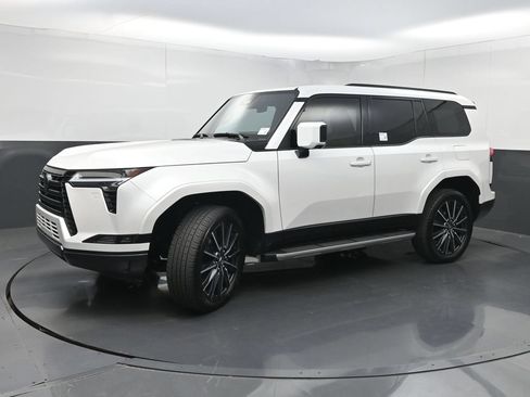 Used 2024 Lexus GX 550 w/ Accessory Package (2T) AWD/4WD image 25