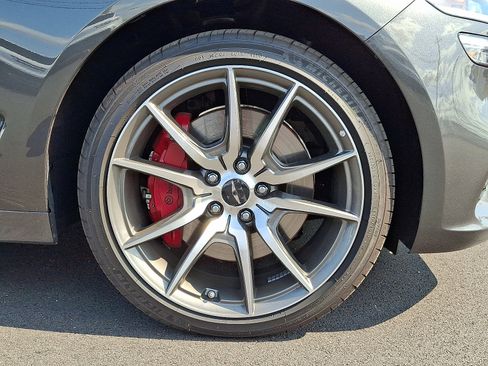 Used 2025 Genesis G70 2.5T image 8