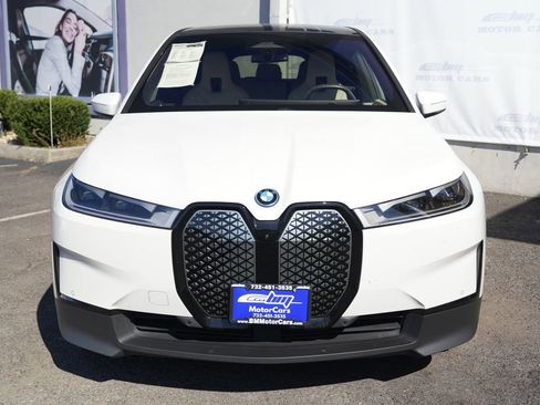 Used 2022 BMW iX xDrive50 w/ Premium Package image 5