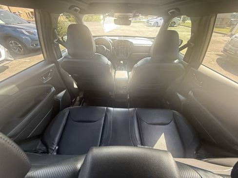 Used 2025 Subaru Forester Limited image 11
