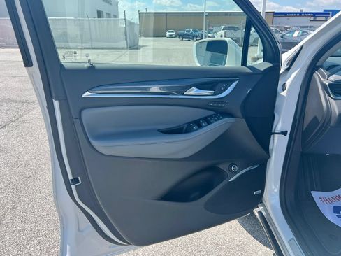 Used 2020 Buick Enclave Premium w/ Sun and Sites Package AWD/4WD image 15