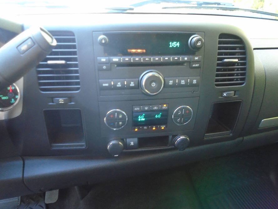 Used 2011 Chevrolet Silverado 1500 LT w/ All-Star Edition RWD image 13