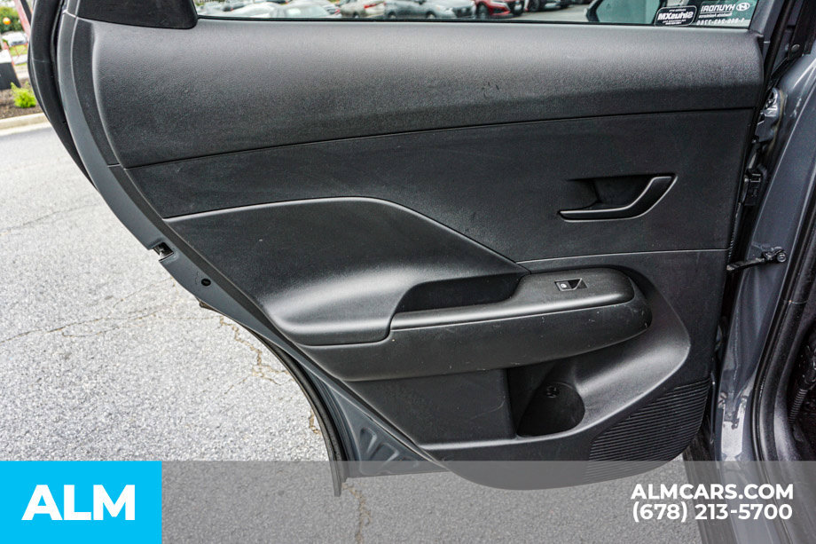 Used 2025 Hyundai Kona SEL FWD image 49