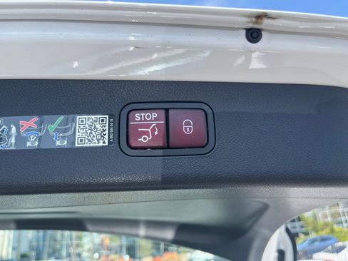 Used 2025 Mercedes-Benz E 450 4MATIC All-Terrain Wagon image 10