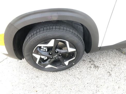 New 2026 Kia Seltos EX image 10