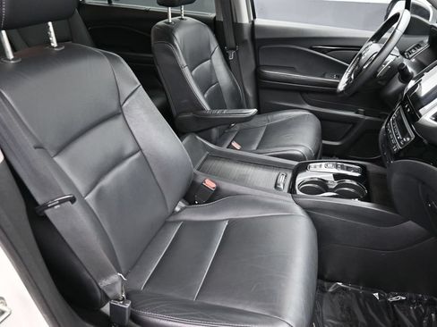 Used 2017 Honda Pilot Touring image 49