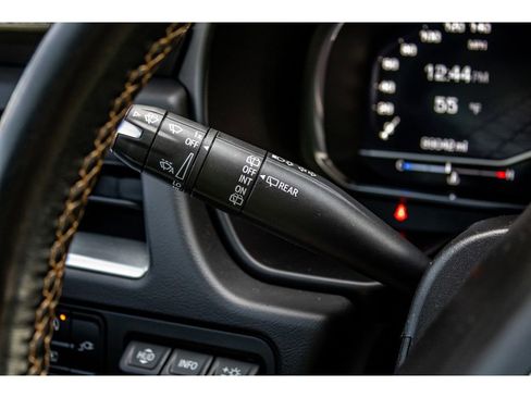 Used 2022 GMC Yukon AT4 w/ Technology Package image 32