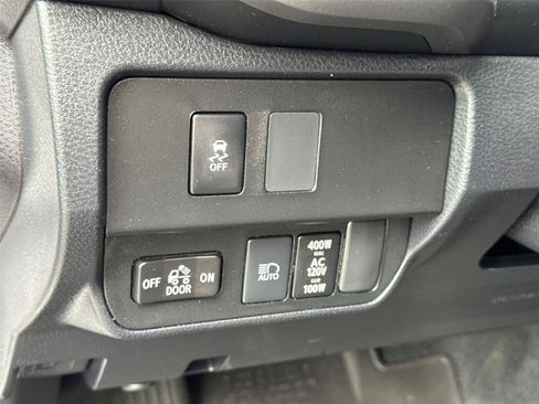 Used 2023 Toyota Tacoma TRD Sport AWD/4WD image 28