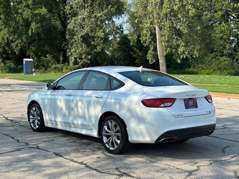 Used 2016 Chrysler 200 S w/ Comfort Group FWD image 3